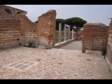 04605 ostia - regio i - insula xiv - domus di amore e psiche (i,xiv,5) - raum (c) - bli ri sueden - 09-2023.jpg